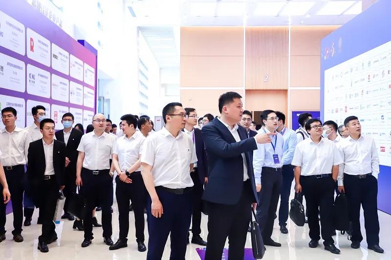 楊市長、方書記親臨亨通展位 | 2021首屆蘇州超級(jí)產(chǎn)地節(jié)(圖5) 楊市長、方書記親臨亨通展位 | 2021首屆蘇州超級(jí)產(chǎn)地節(jié)(圖5)